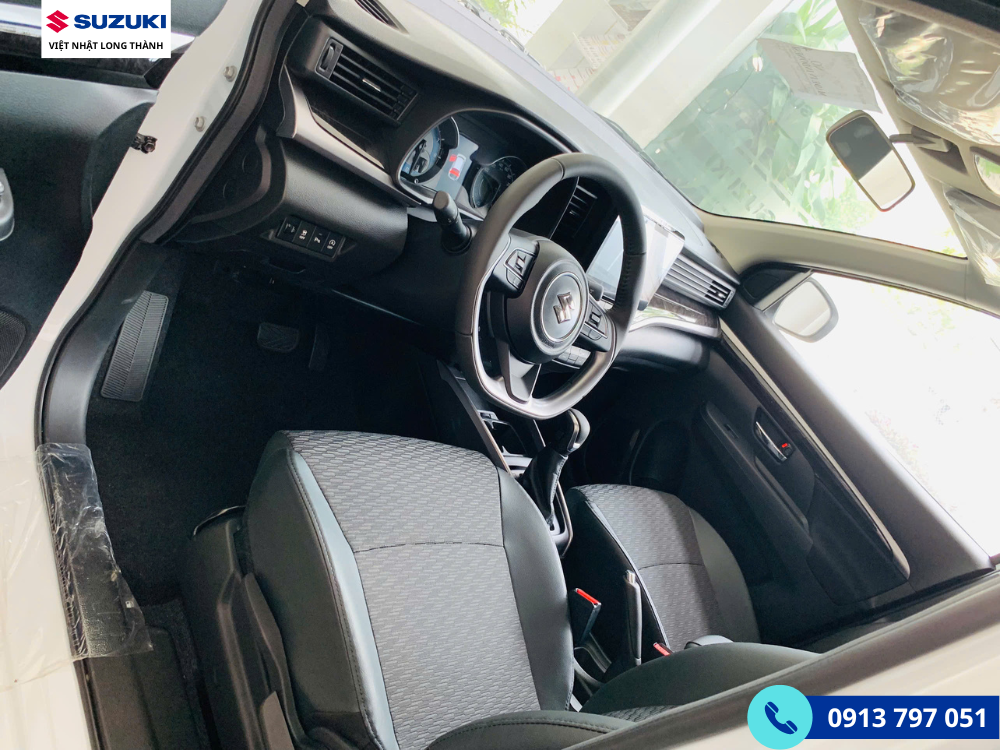 Nội Thất Hình Ảnh Suzuki XL7 Hybrid 2 Tone Trắng Đen